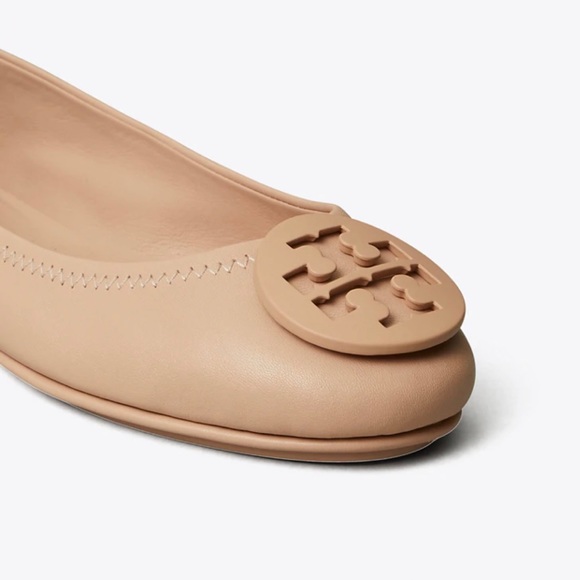 NWT Tory Burch Minnie Travel Flats in Goan Sand - Picture 13 of 16
